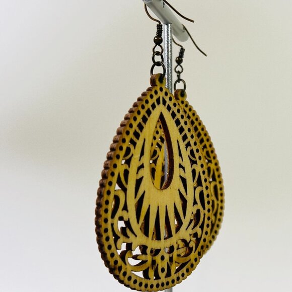 Laser-Cut Teardrop Wooden Dangle Earrings Delicate Filigree Design Artisan Light - Picture 3 of 5